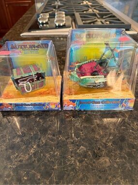 Pink & Teal Shipwreck and Treasure Chest Aquarium Toys